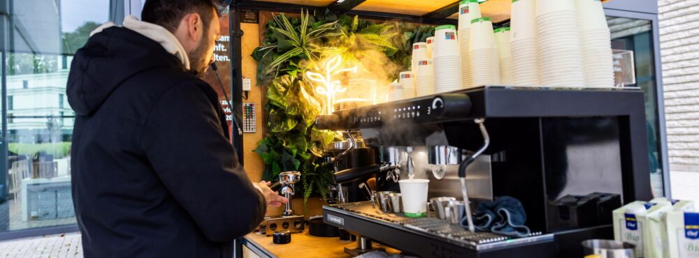 d.schroeder@plant-coffee.de